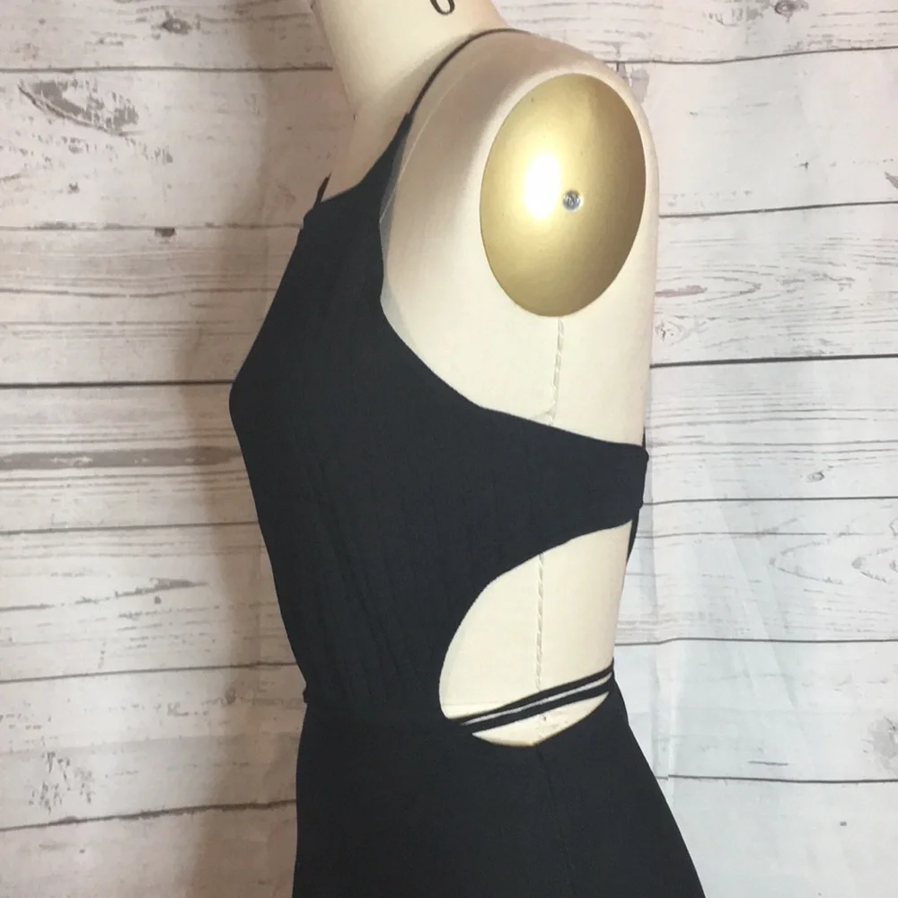 CUSNIE ET OCHS BANDAGE knit type FABRIC LIKE EUC RUNWAY CROSS BACK DRESS